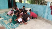 Bripda Seri, Polisi Rimba dari Bungo yang Dedikasikan Diri Ajarkan Calistung ke Anak Suku Anak Dalam [Warta Pendidikan/Ist]